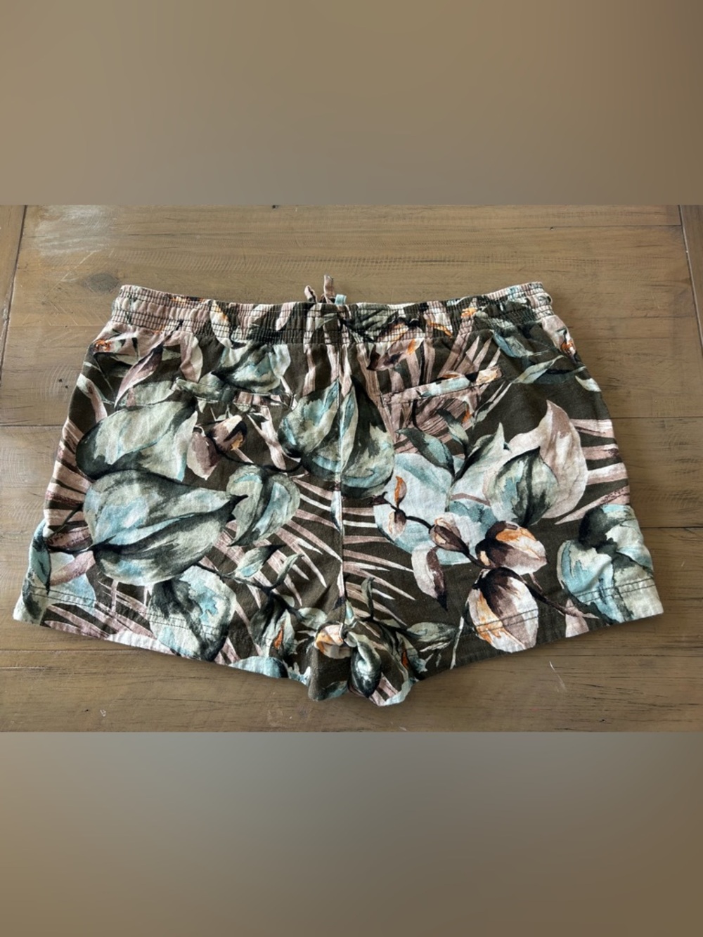 Reitmans Linen Blend Tropical Print Shorts Size 16 - Picture 2 of 4